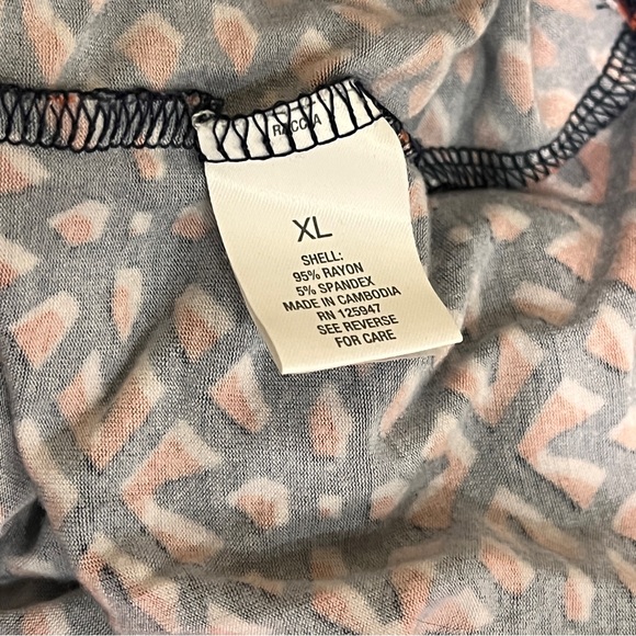 Button Down Woman Blouse 3/4 Sleeve Geometric V-neck Size XL by Roz & Ali - Picture 8 of 9